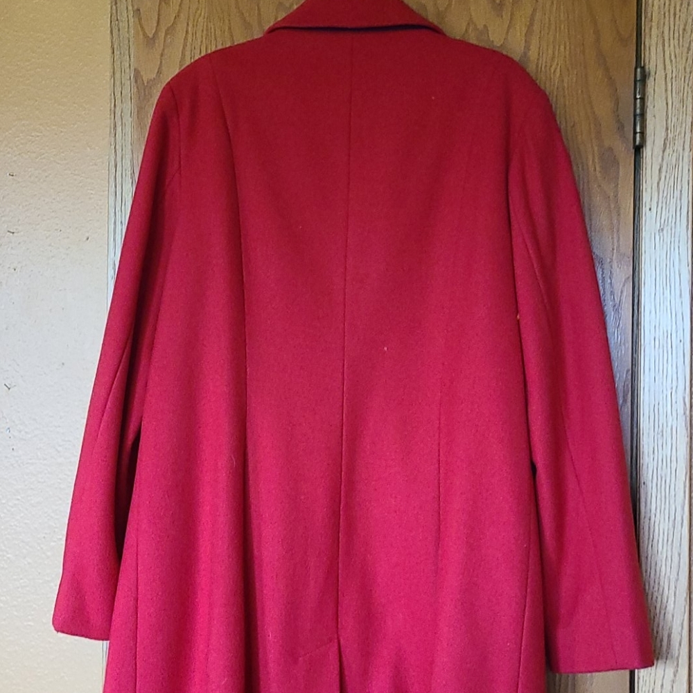 Coat - Picture 3 of 4